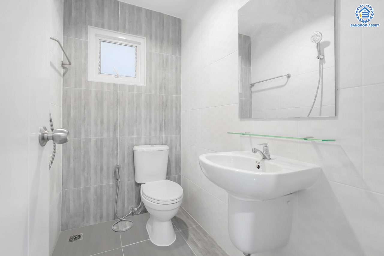 บ้านมือสองตกแต่งใหม่ ม.เศรณีวิลล่า บางใหญ่-กาญจนาภิเษก (บ้านกล้วย-ไทรน้อย) เนื้อที่ 50 ตร.ว. ฟังก์ชันพร้อม 3 ห้องนอน 3 ห้องน้ำ จอดรถได้ 2 คัน ตอบโจทย์ทุกการอยู่อาศัย บนทำเลคุณภาพ! เชื่อมต่อ ถ.กาญจนาภิเษก ใกล้เซ็นทรัลเวสต์เกต และ รถไฟฟ้า "สถานีคลองบางไผ่"...